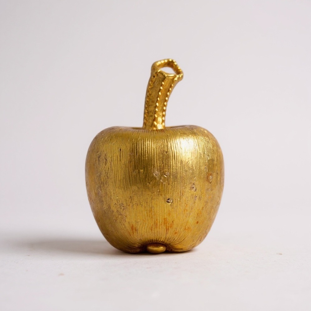 Cute Dainty Avon 1974 Brushed Gold Tone Apple Brooch Pin - Picture 3 of 13